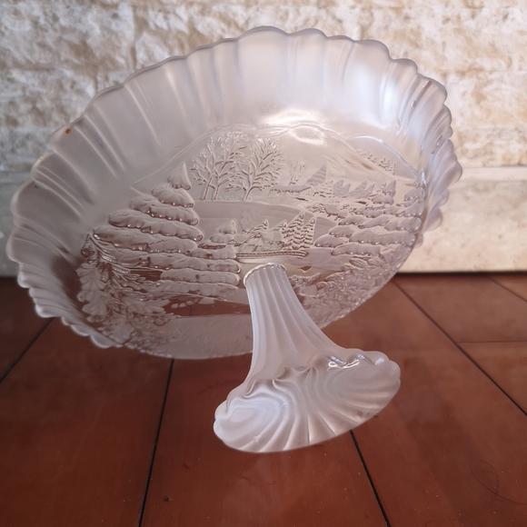 Mikasa Holiday Classic Winter Dreams Footed Bon Bon Pedestal Glass Plate 4" Tall - Picture 4 of 7
